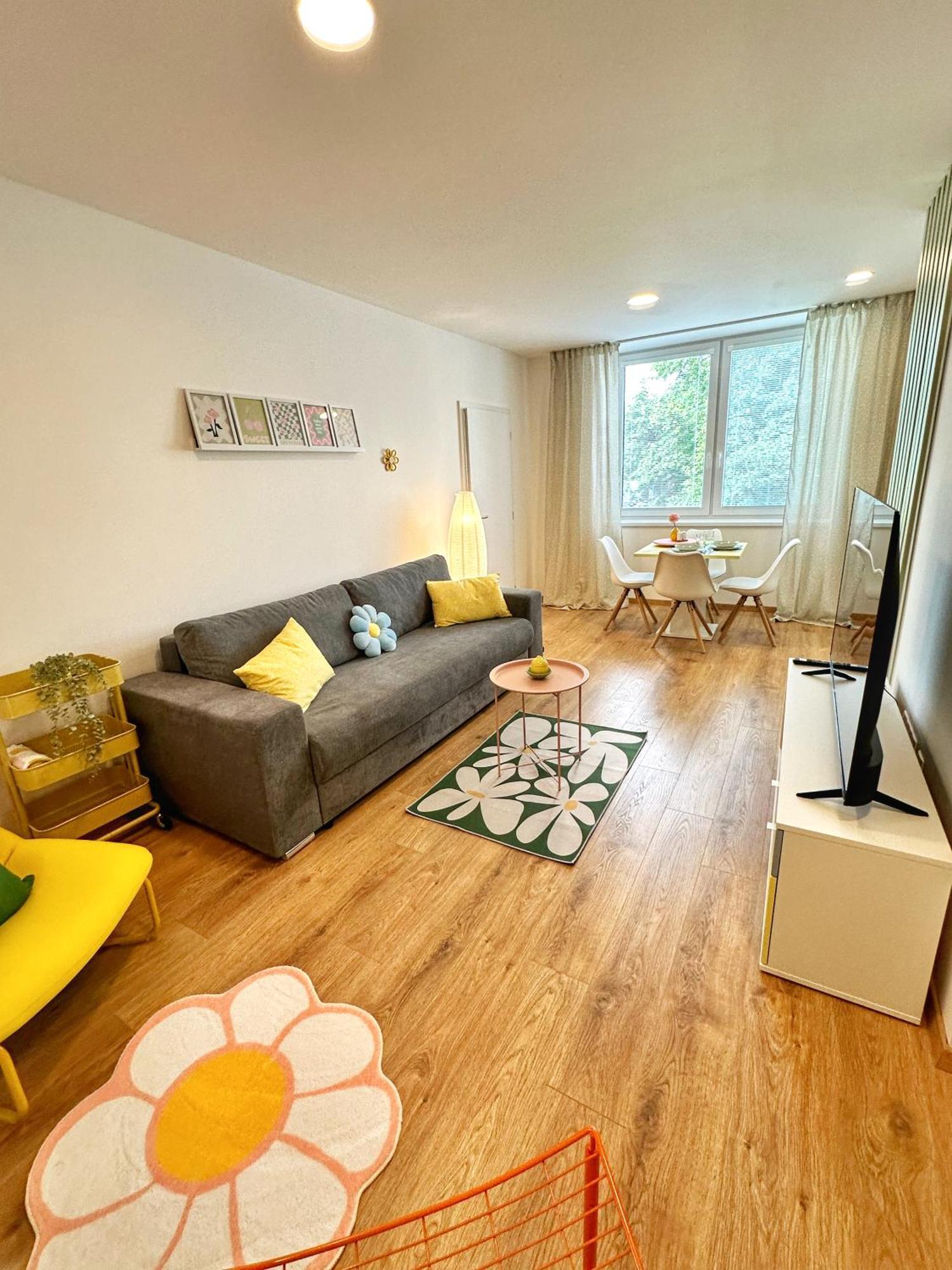 City Apartment I เตร็นชีน ภายนอก รูปภาพ