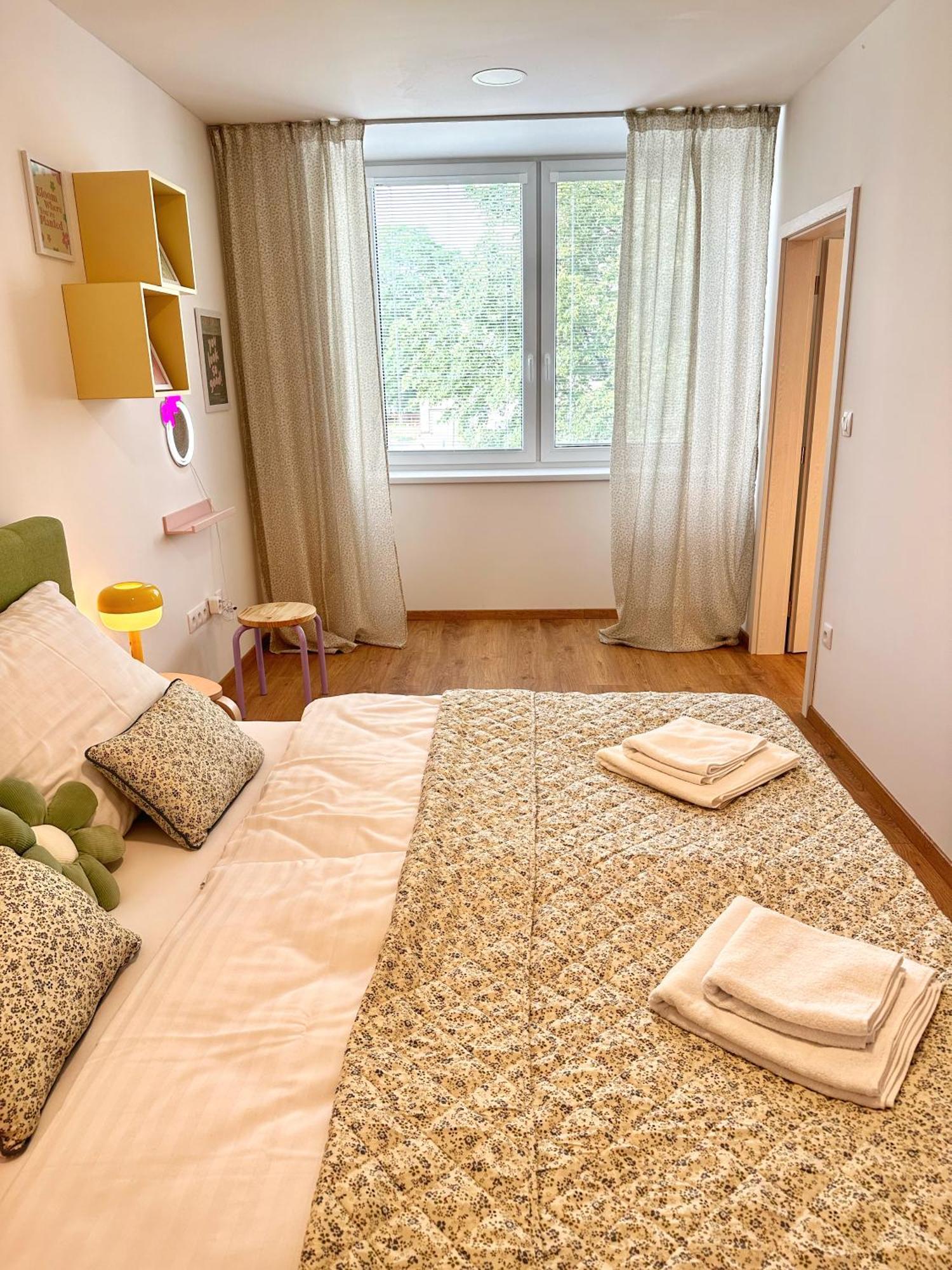 City Apartment I เตร็นชีน ภายนอก รูปภาพ