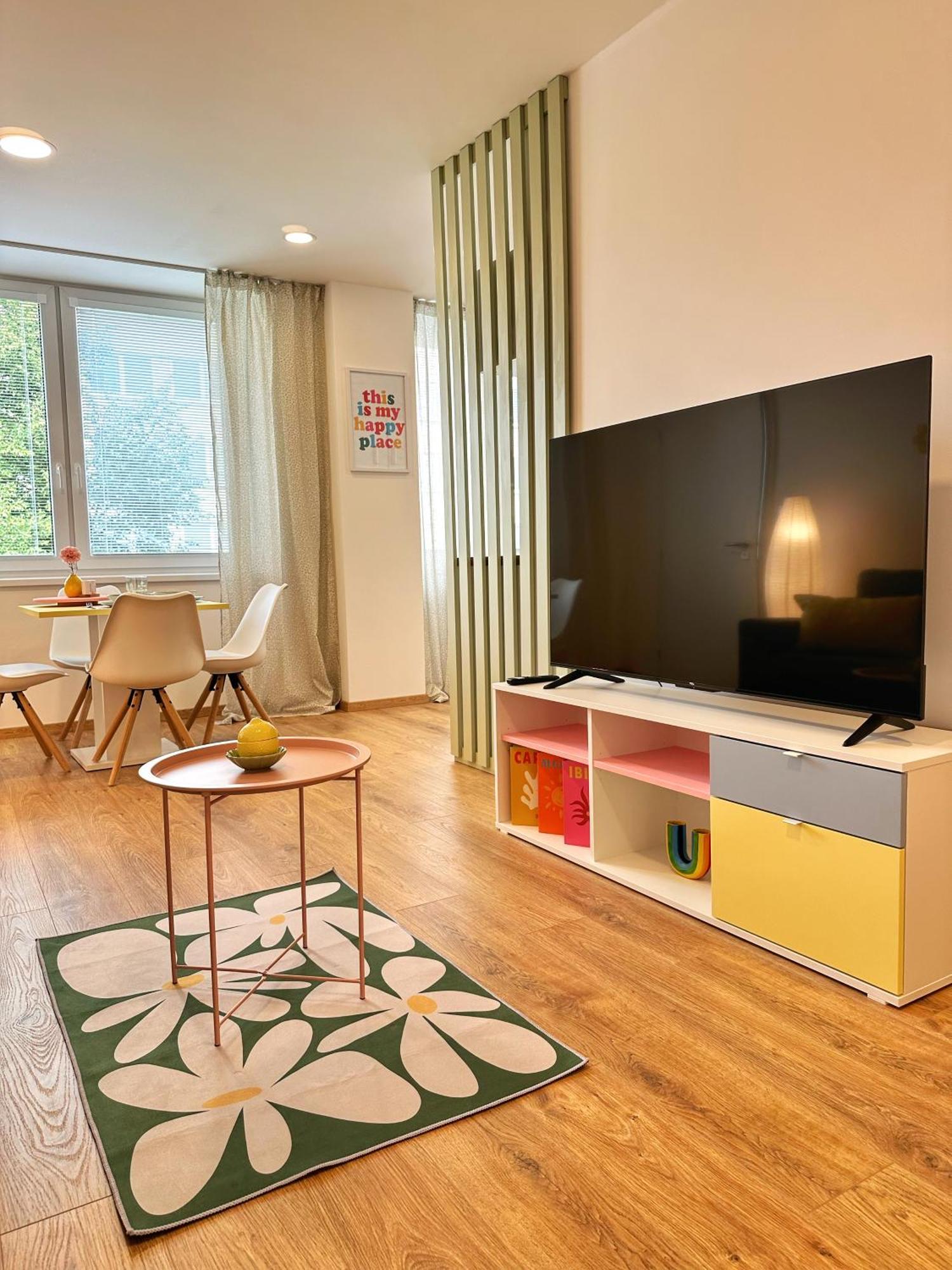 City Apartment I เตร็นชีน ภายนอก รูปภาพ